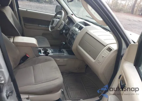 2009 Ford Escape Xlt from USA, damaged, VIN 1FMCU03739KB69548